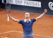 开云APP-包含法国网球队轻取西班牙网球队，兹维列夫打破历史纪录的词条