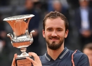 开云官方app入口-包含英国网球队鏖战美国网球队，梅德韦杰夫制霸全场的词条