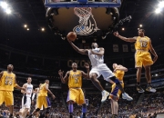 开云体育-绝杀之城再添传奇，福克斯化身大场面先生，深圳队惊天逆转猛龙