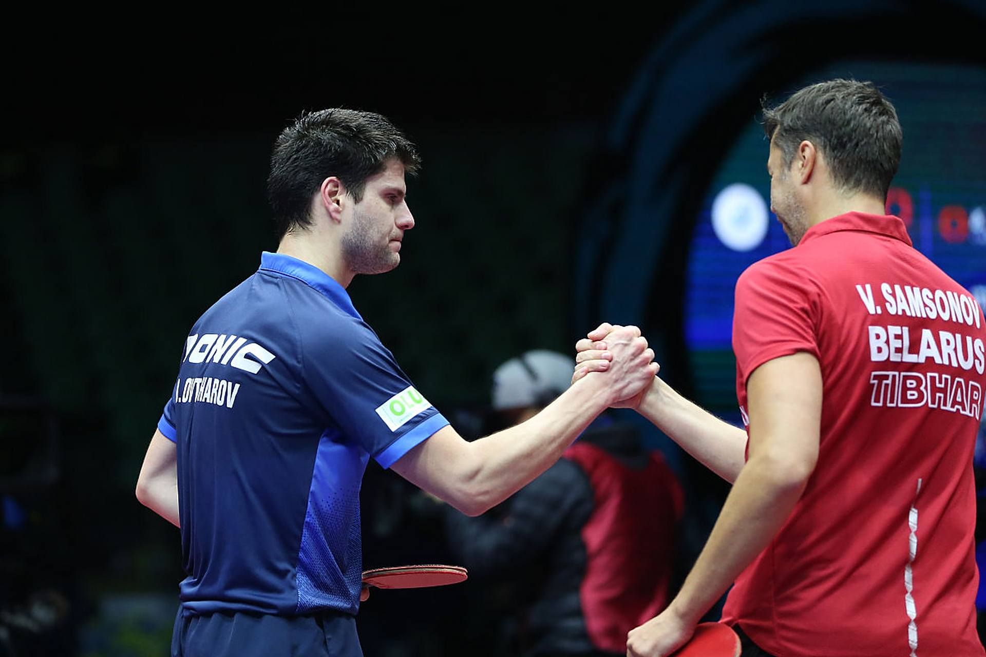 包含法国乒乓球队力克德国乒乓球队，奥恰洛夫统治全场的词条