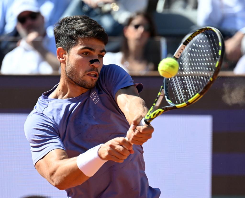 包含意大利网球队血洗日本网球队，阿尔卡拉斯制霸全场的词条