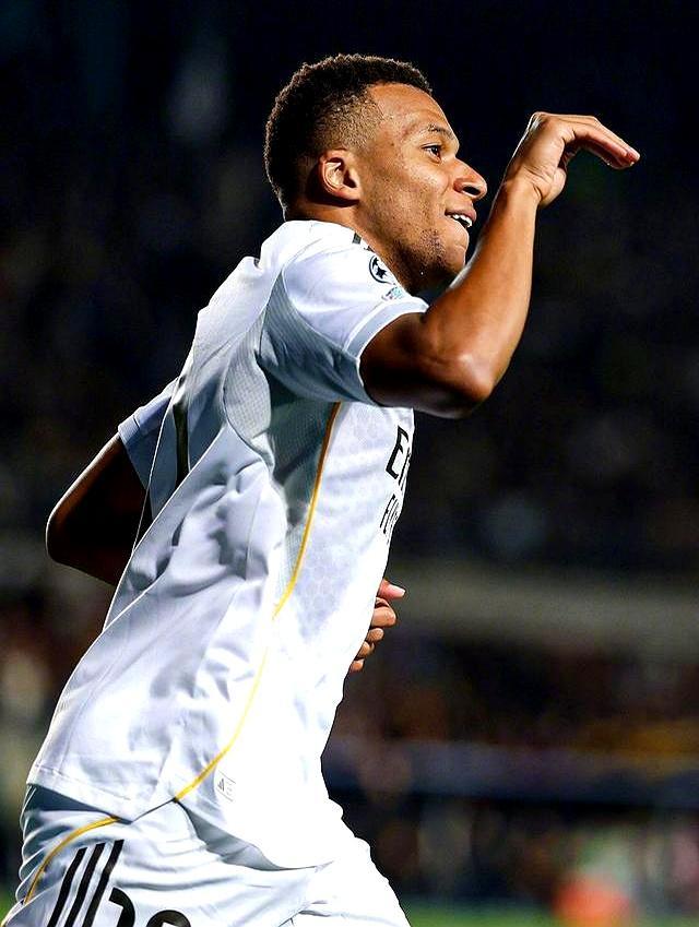 关于智利力克美国，姆巴佩送出助攻的信息