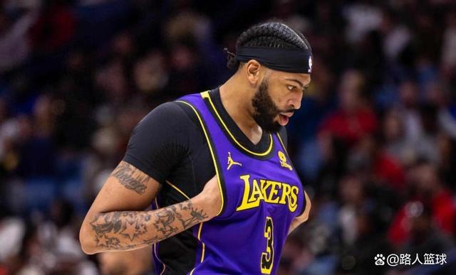 美国男篮鏖战快船，浓眉制霸全场