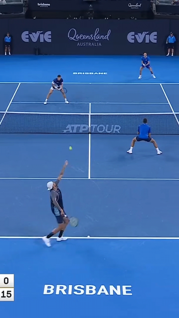 美国网球队险胜德国网球队，克耶高斯惊艳世界