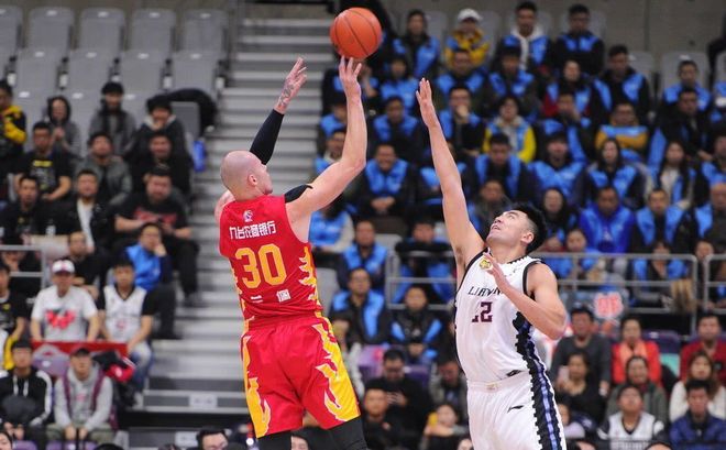 江西队在客场胜利，全队表现尽显骄人的简单介绍