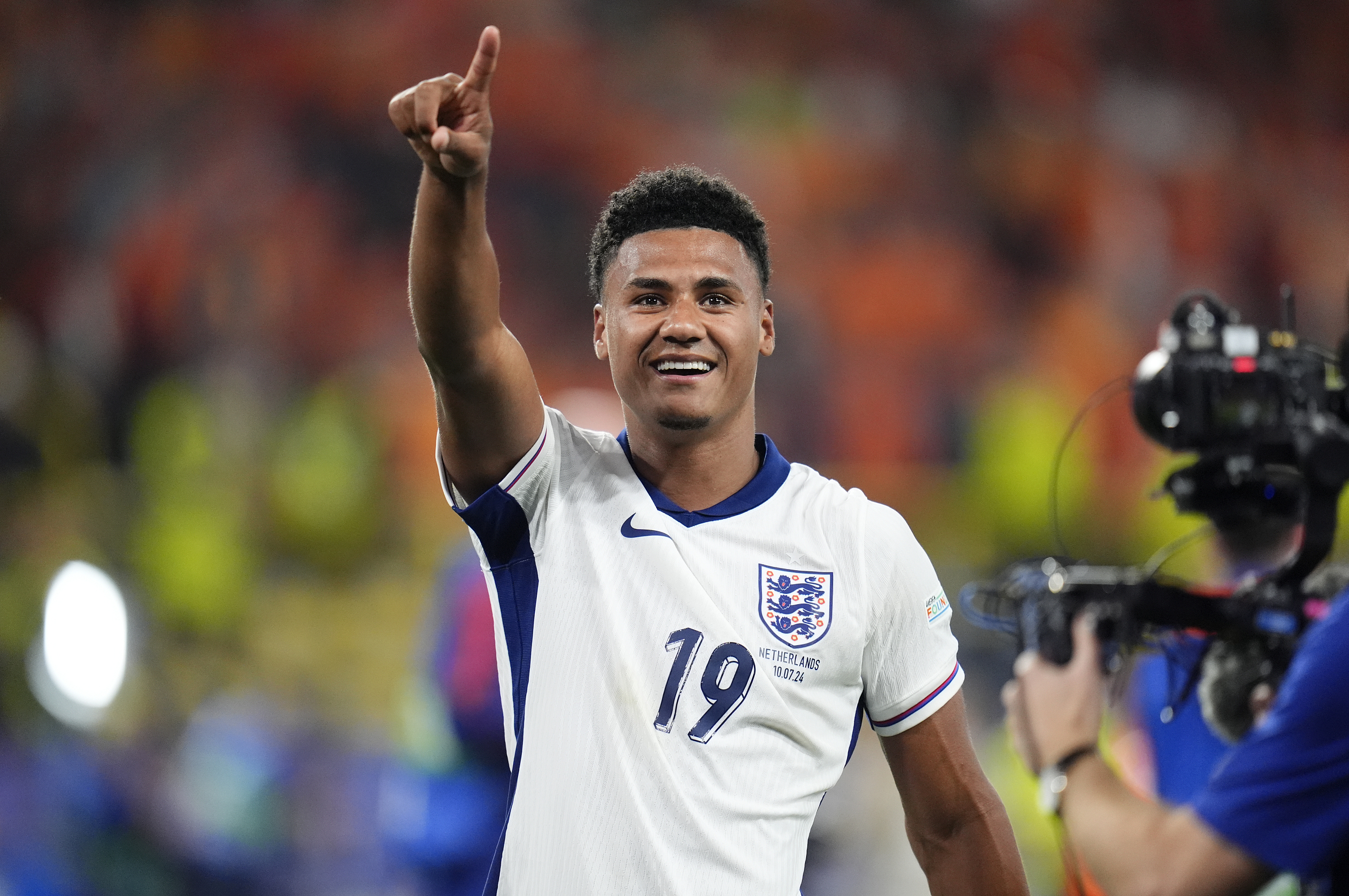 英格兰队完胜对手，晋级下一轮的简单介绍