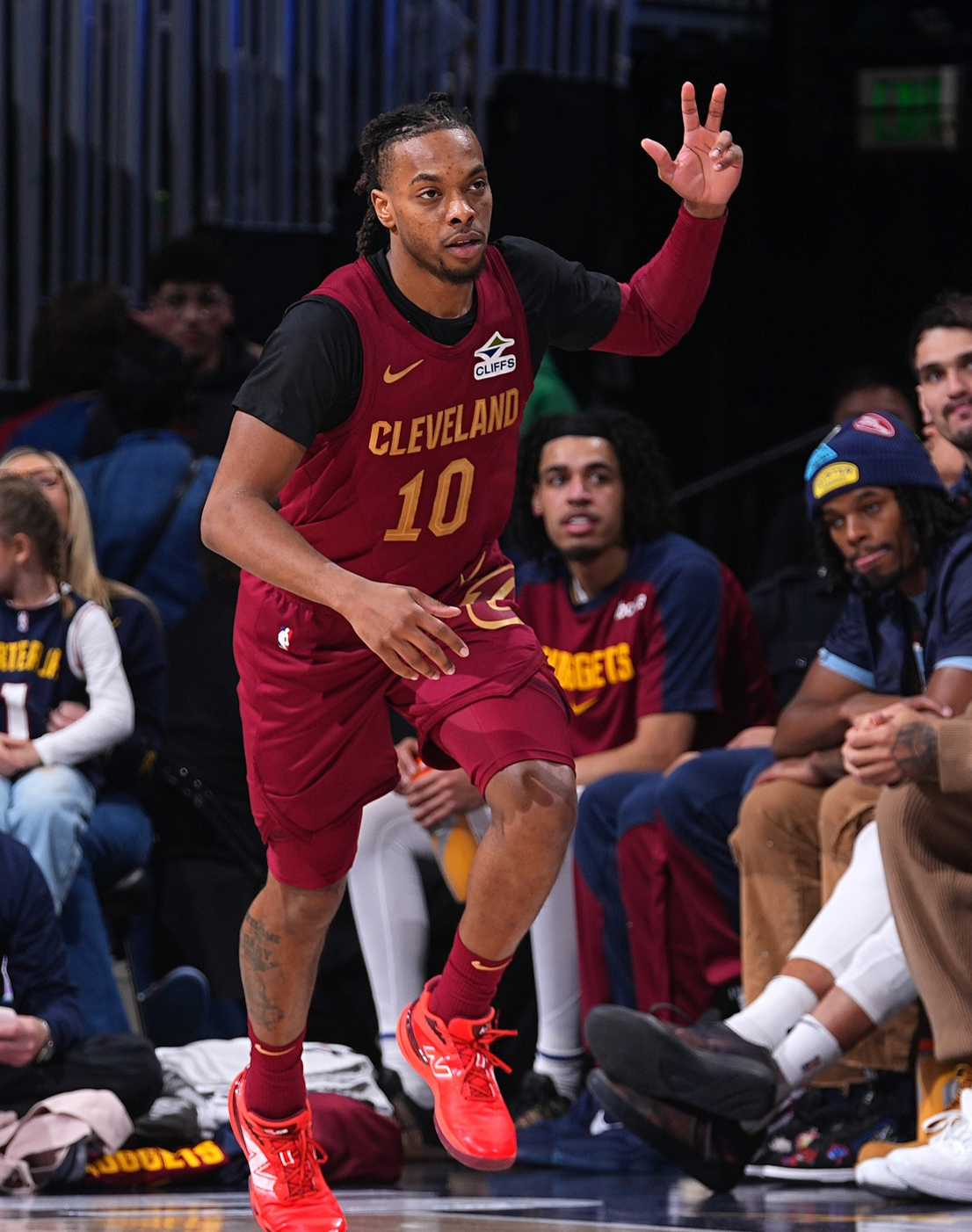 猛龙队全明星替补球员抵达比赛地点的简单介绍