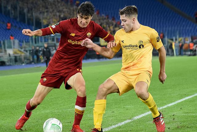 弗赖堡战平汉堡，双方互不相让积分榜继续拉开差距