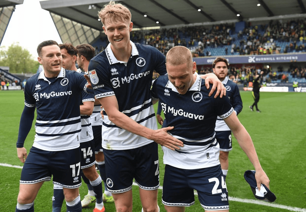 关于斯旺西城主场告捷，赢得比赛关键的信息