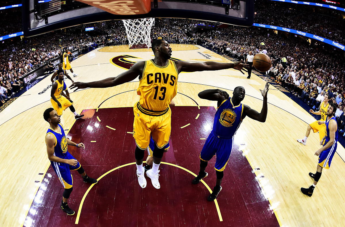 关于公牛鏖战76人，麦科勒姆关键制胜的信息