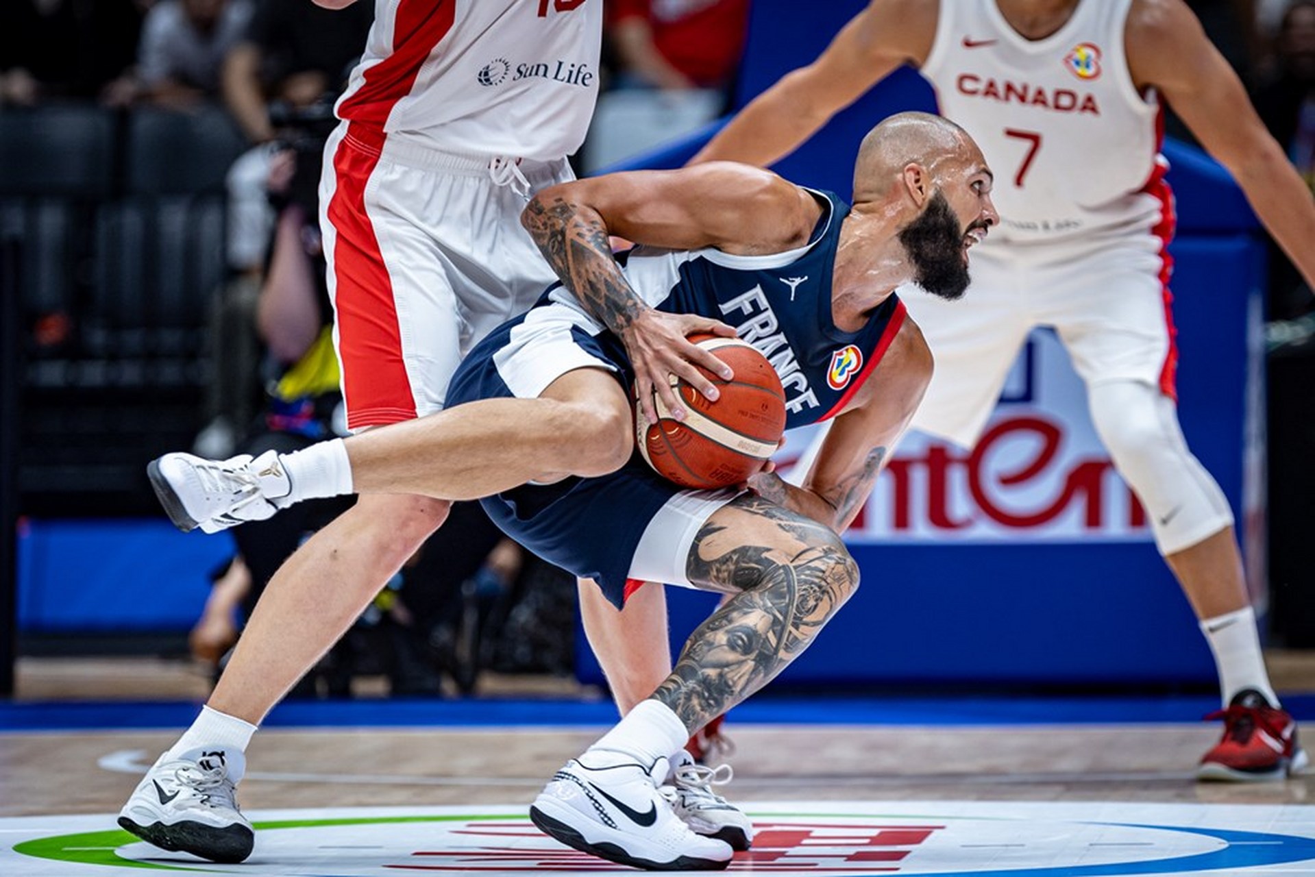 加拿大男篮险胜法国男篮，恩比德高光表现的简单介绍