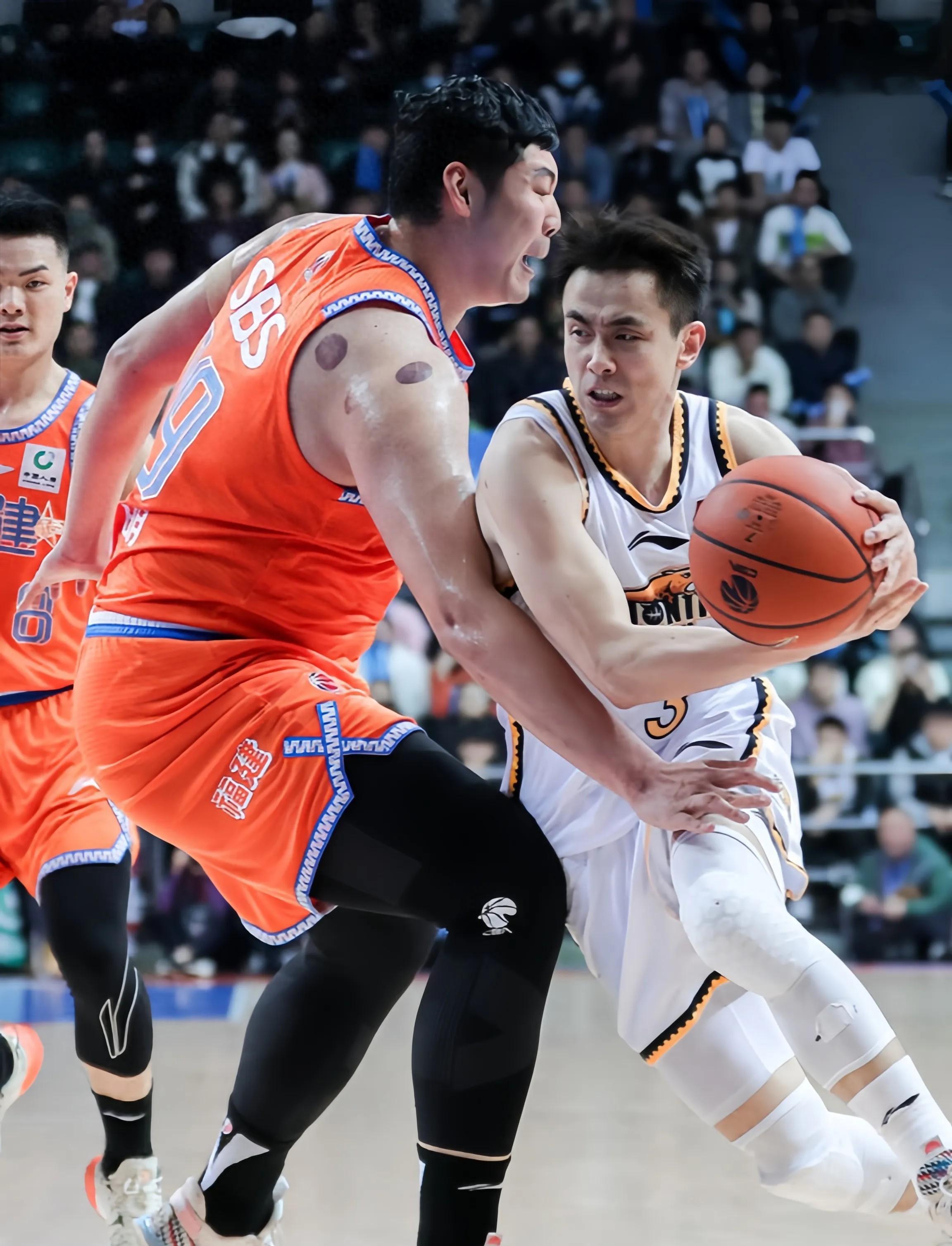 关于福建队险胜公牛，王哲林扛起全队的信息